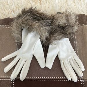 NWT Parkhurst 100% Wool Knit Glove with faux fur trim One Size